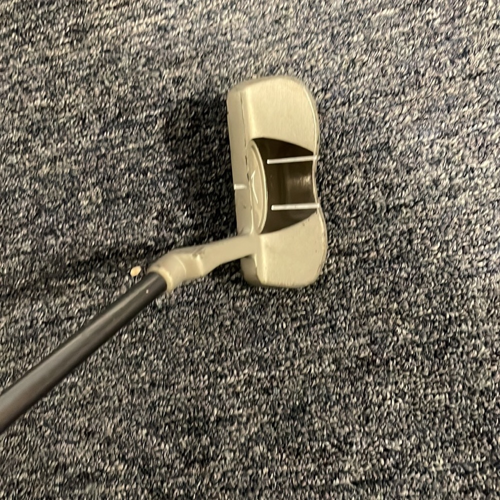 Putter - Picture 2 of 3